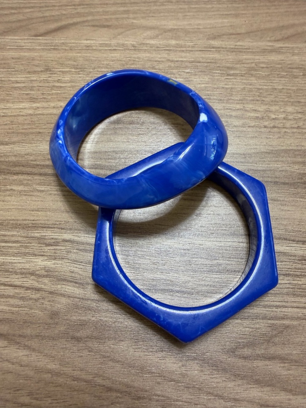 Sassy Jones Blue Resin Bangle Bracelet Set
